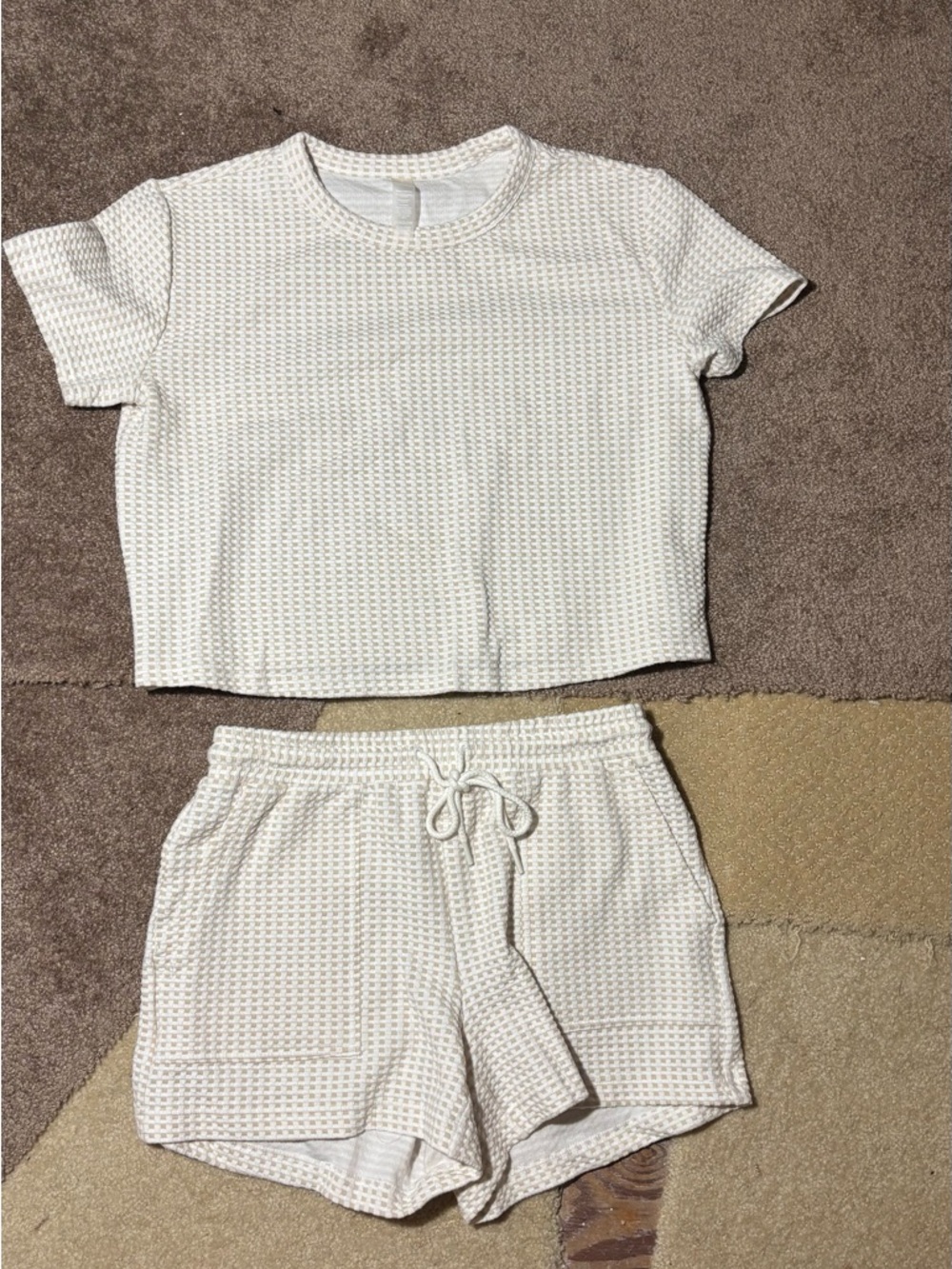 NWOT Lou & Grey Soft Signature sweater and shorts S